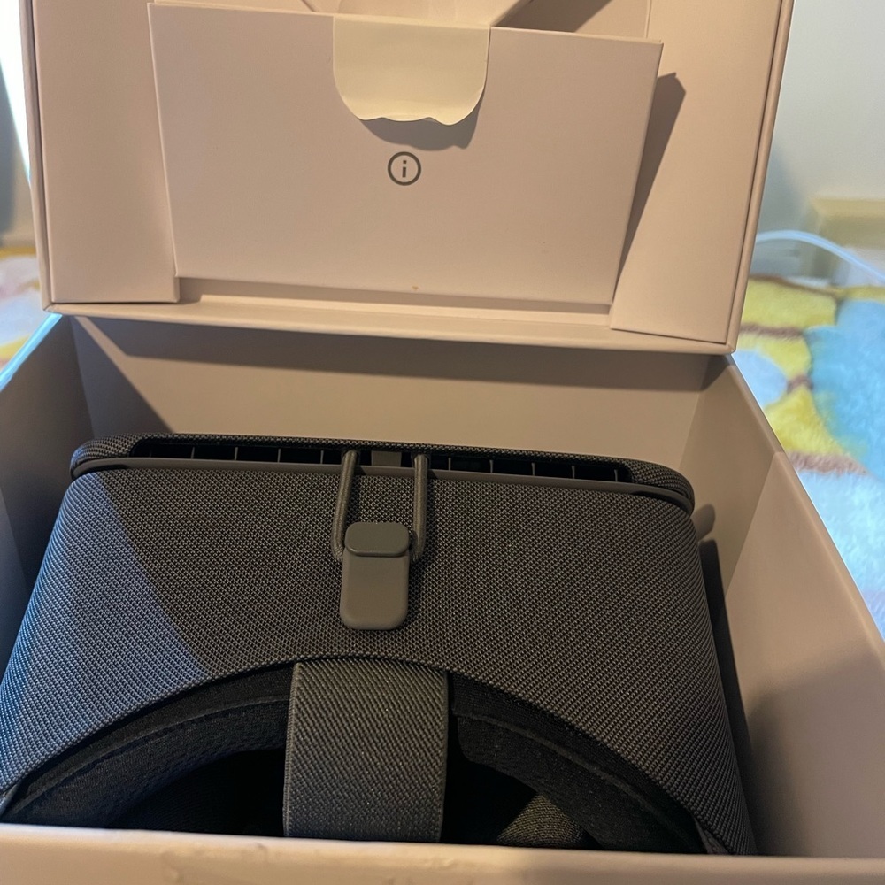 Google Daydream View . - Picture 5 of 13